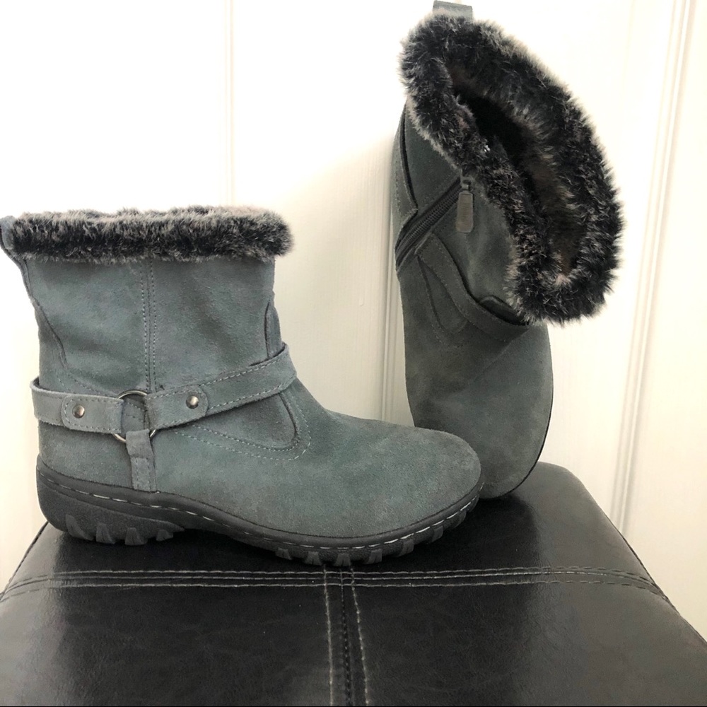 Khombu Gracie gray suede boot size 7